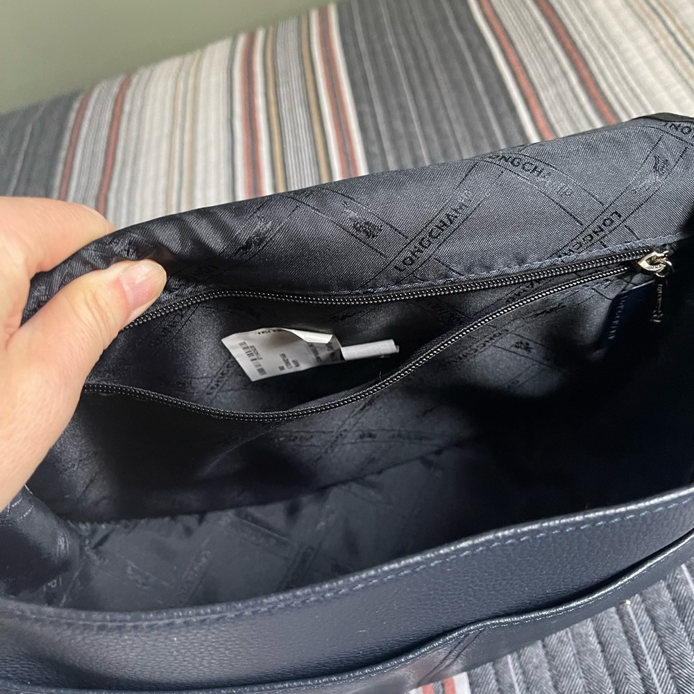 Longchamp Le Foulonne Saddle Bag. Beautiful,classic with plenty of pockets. - Picture 5 of 15